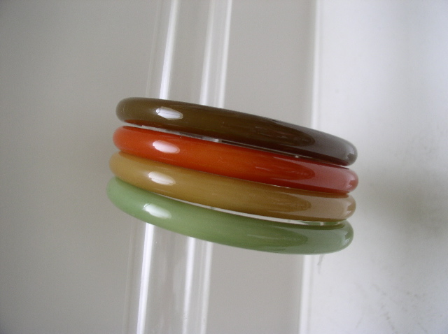 Bakelite Vintage Set of 4 Colored Bangles