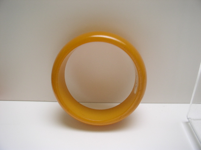 Bakelite Vintage Chunky Butterscotch Bangle