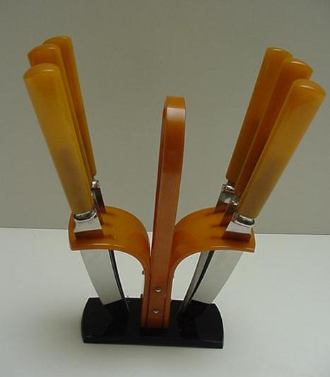 Bakelite Set of Fruit Knives With Bakelite Holder