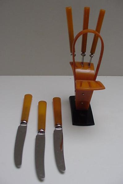 Bakelite Set of Fruit Knives With Bakelite Holder
