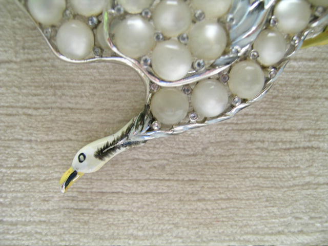 Beautiful Bird in flight Brooch
