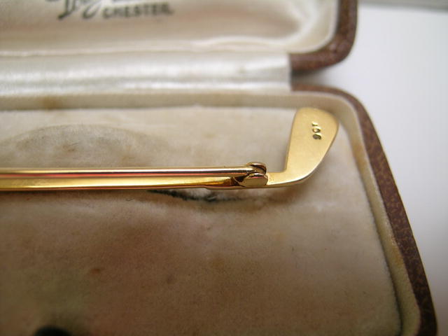 English 9 Ct. Golf Club Brooch with Pearl