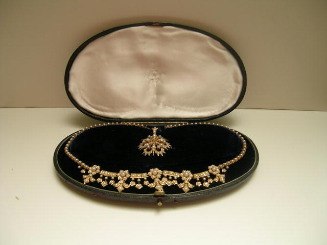 Victorian Pearl Necklace Suite
