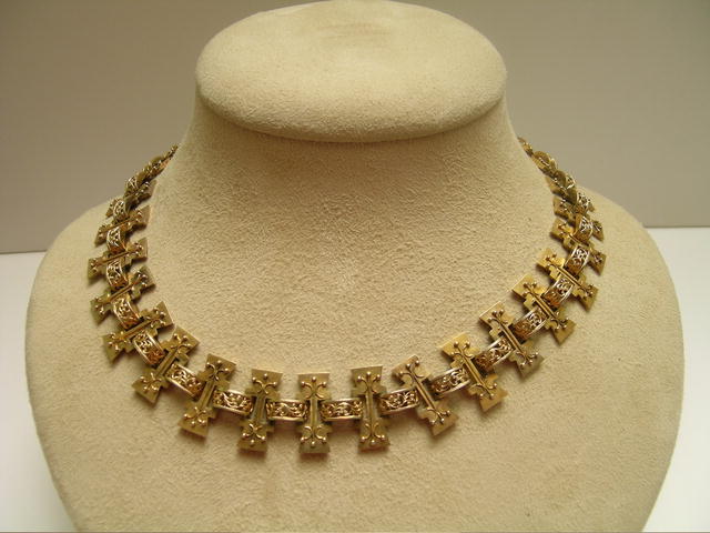 18 Ct. Gold Victorian Medieval Necklace