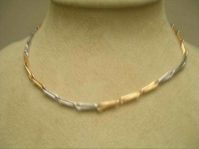 !8 Ct. Gold and Platinum English Necklace