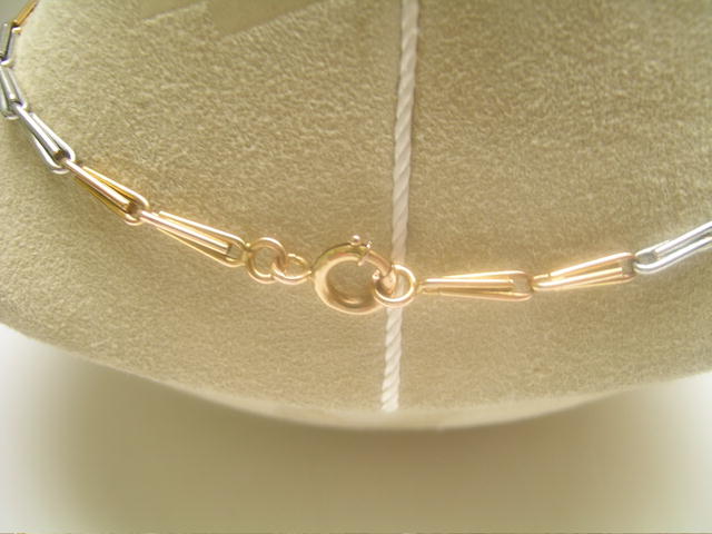 !8 Ct. Gold and Platinum English Necklace