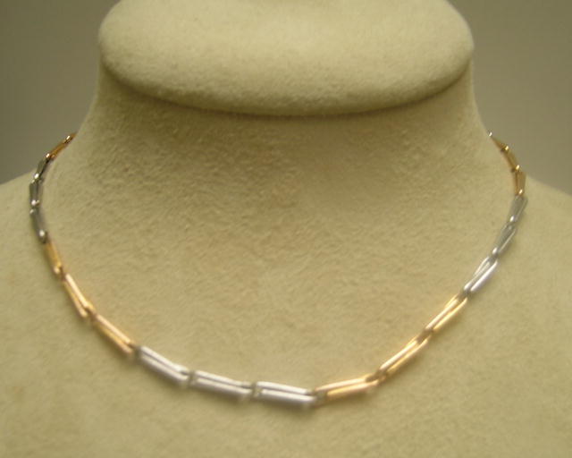 !8 Ct. Gold and Platinum English Necklace