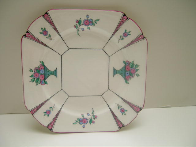 Shelley Queen Anne Vase of Flowers Trio