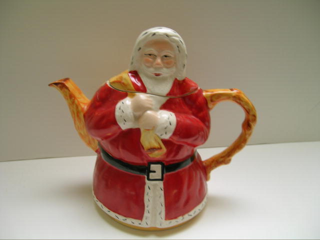 English Vintage Santa Claus Teapot