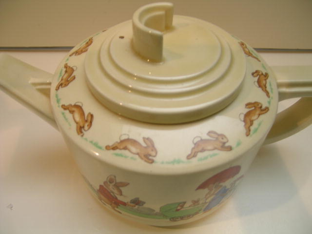 Royal Doulton intage Bunnykins Teapot