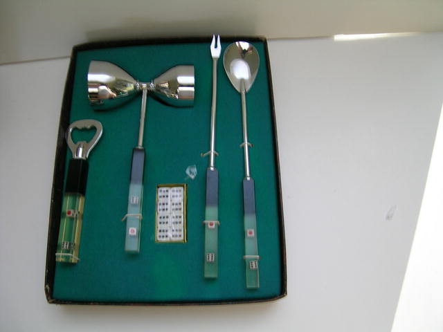 English Deco Dice Bar Set