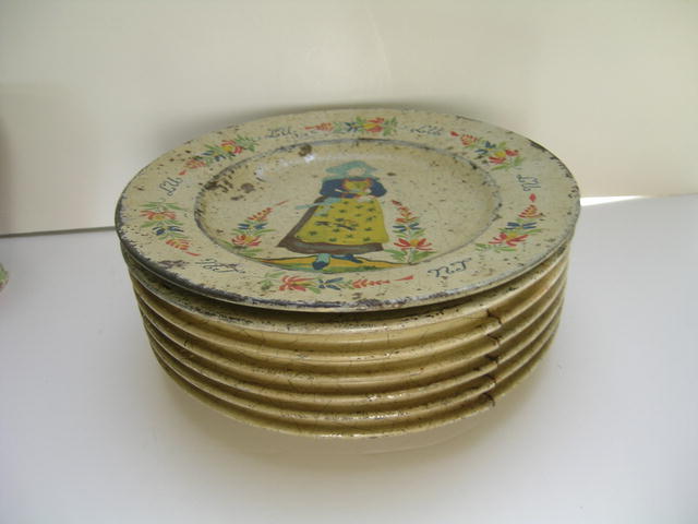 Quimper Vintage Dish Tin Fruit Cake Box