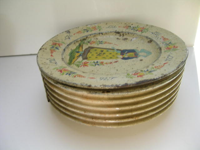 Quimper Vintage Dish Tin Fruit Cake Box