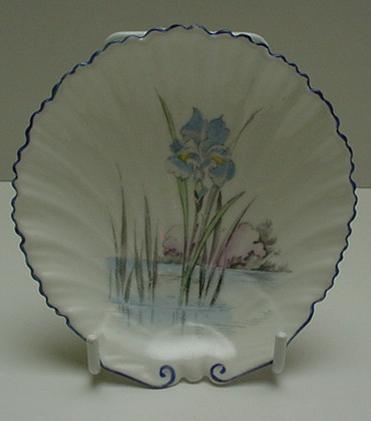 Shelley Oster Shell Plate : Floating Iris