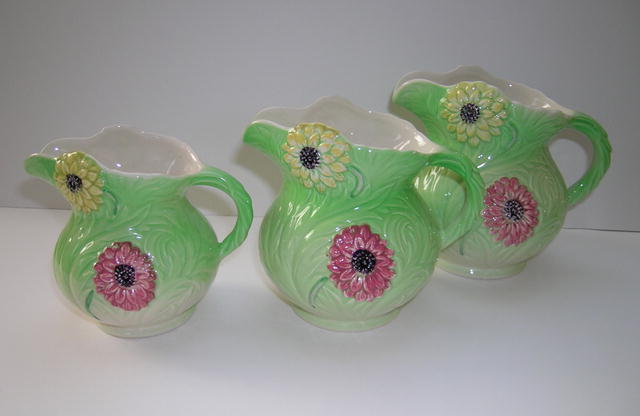 Shorter & Son Set of 3 Dahlia Jugs