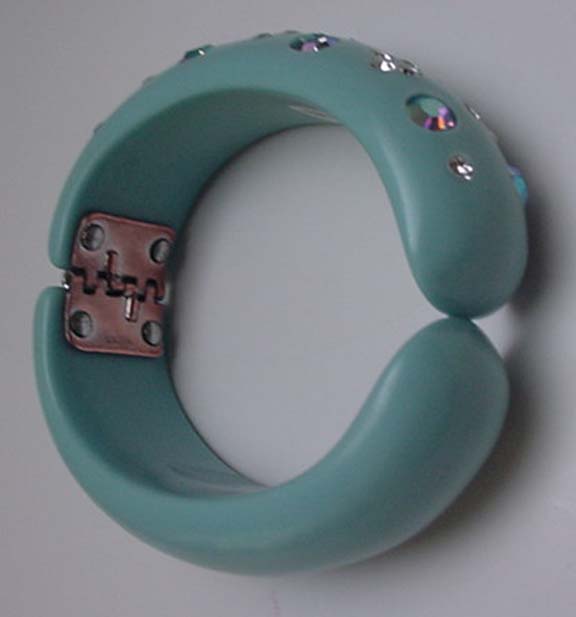 Lucite Weiss Blue hinged Bangle with Rhinestones