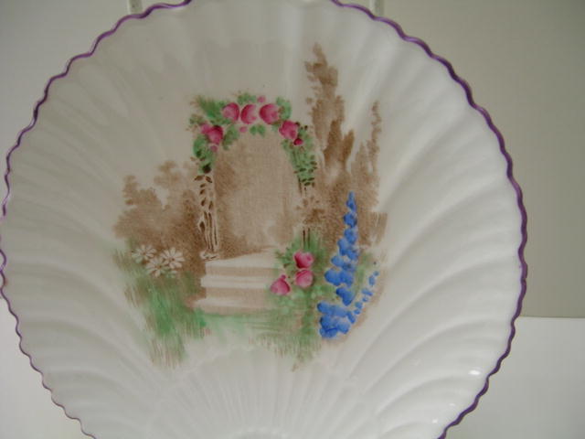 Shelley Large Oyster Plate Archway of Roses