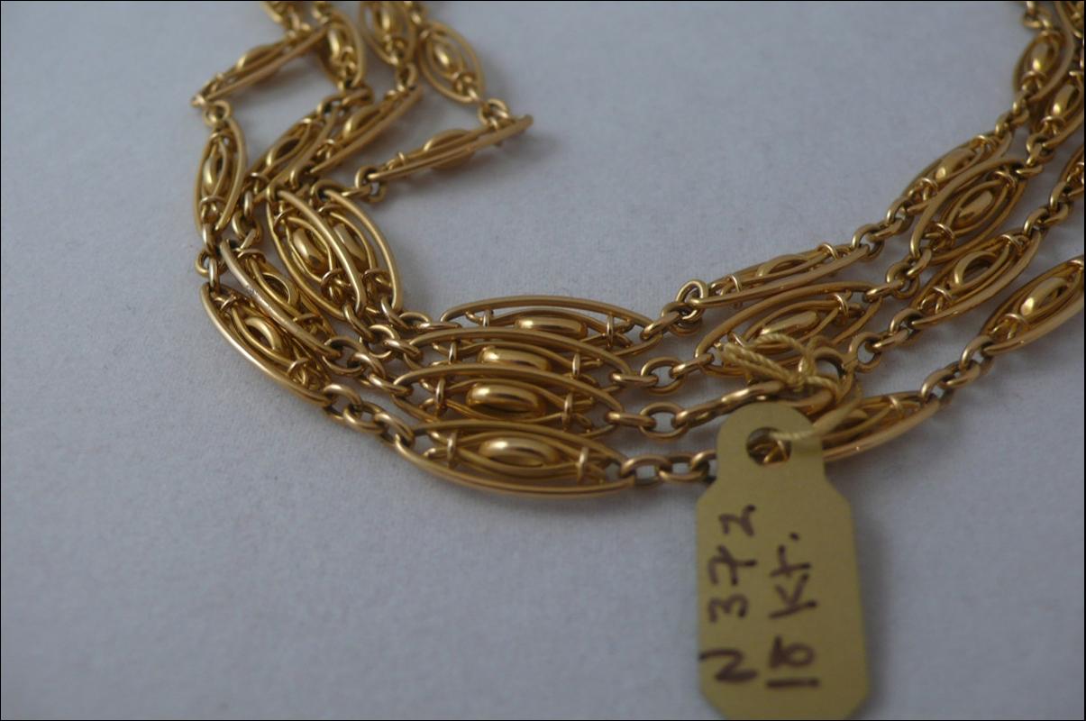 Victorian 18 KT. Gold Longguard Chain
