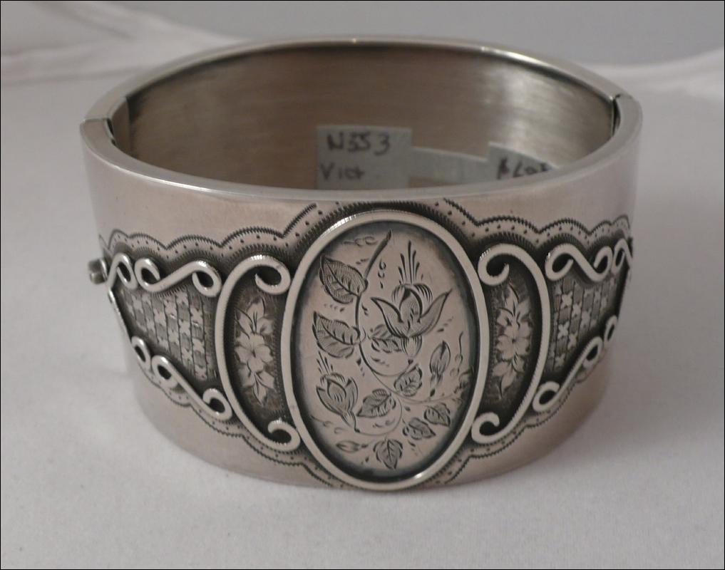 Victorian Silvre Wide Bangle