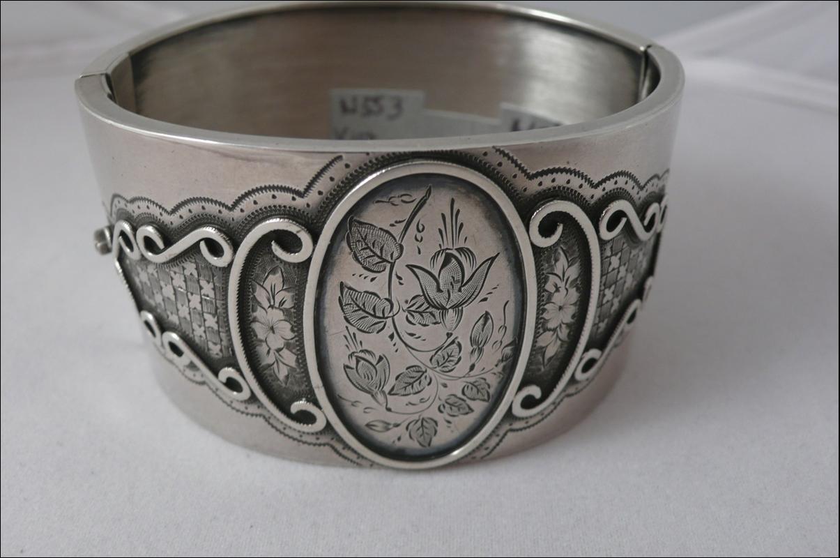 Victorian Silvre Wide Bangle