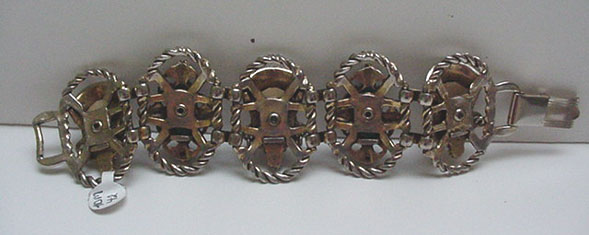 Beautiful Asian Faces Bracelet with pearls