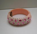 Lucite Weiss Pink Rhinestone Hinged Bangle