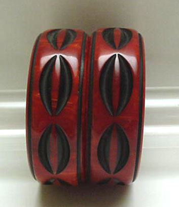 Bakelite Pair of Rust and Black Bangles