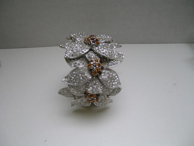 Fabulous Crystal Flowered Bracelet