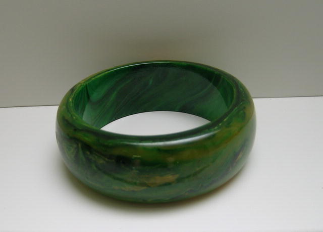 Bakelite Vintage Marbelized Chunky Green Bangle