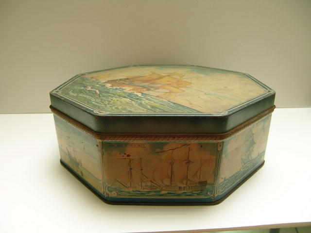 Loose Wiles Biscuit Tin : Sunshine Bakers