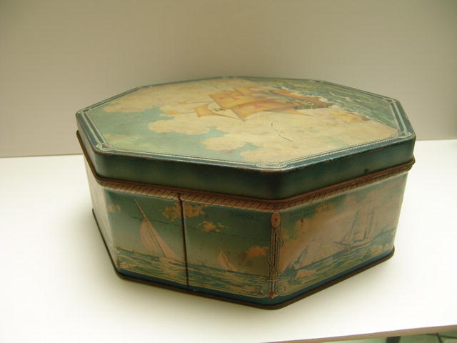 Loose Wiles Biscuit Tin : Sunshine Bakers