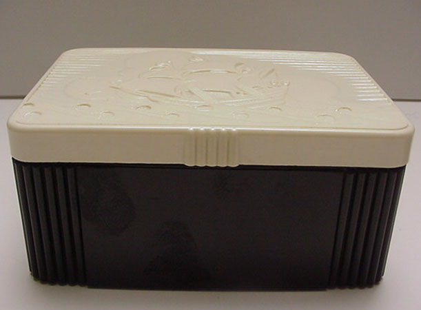 Engllish Elo Ware Urea Formaldehyde Box