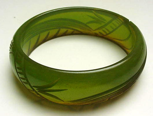 Bakelite Applejuice Green Carved Bangle