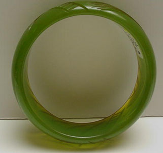 Bakelite Applejuice Green Carved Bangle