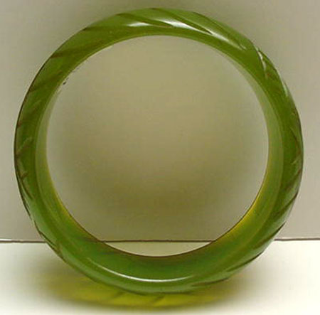 Bakelite Applejuice Green Carved Bangle