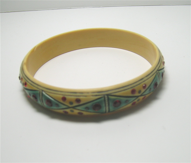Celluloid Vintage Red on Deco Green Points
