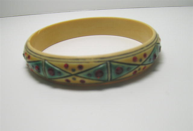 Celluloid Vintage Red on Deco Green Points
