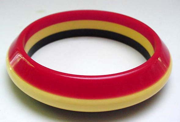 Bakelite laminated Red cream and black