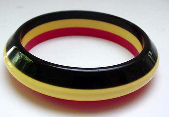 Bakelite laminated Red cream and black
