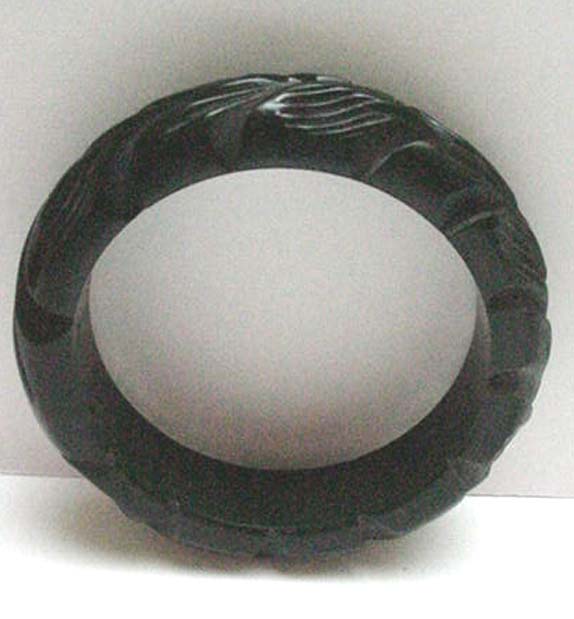 Bakelite Dark Green Deeply Carved Leaves