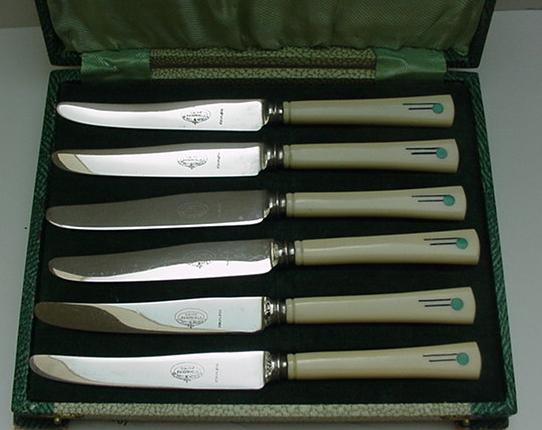 Bakelite Vintage Deco set of Boxed Fruit Knives