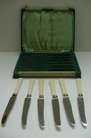 Bakelite Vintage Deco set of Boxed Fruit Knives