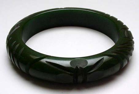 Bakelite Dark Green Vintage Deeply Carved Bangle Bracelet