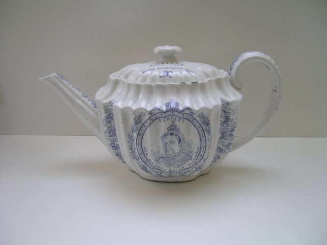 Queen Victoria's Jubilee Royal Leamington Spa Teapot