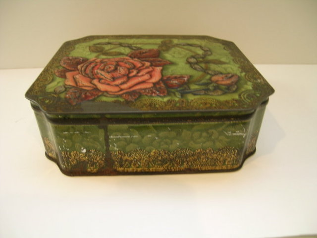 Meredith & Drew English Biscuit Flower Tin