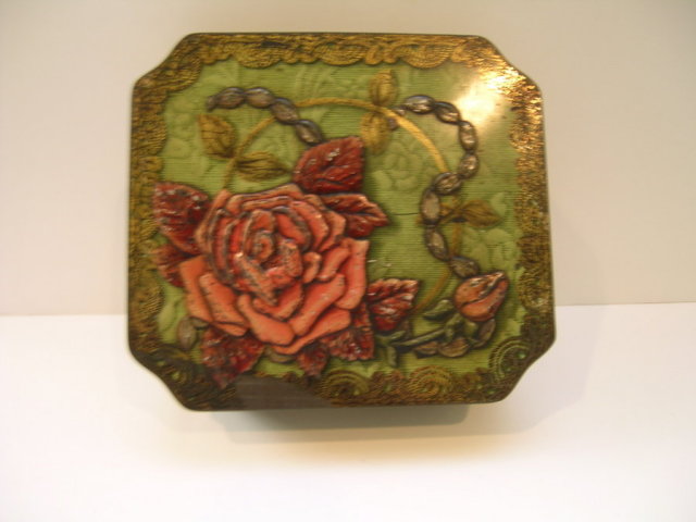 Meredith & Drew English Biscuit Flower Tin