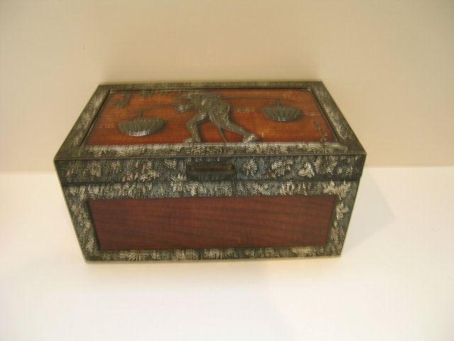 Huntley and Palmer's Tokyo Tin