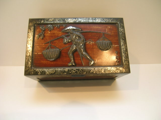 Huntley and Palmer's Tokyo Tin