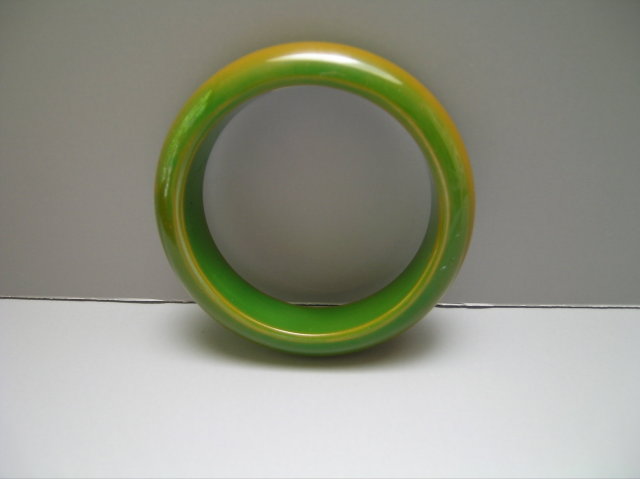 Bakelite Vintage Olive and Golden Brown Bangle