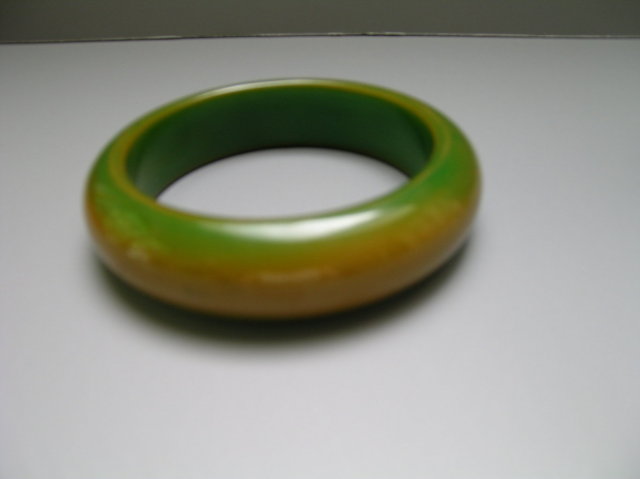 Bakelite Vintage Olive and Golden Brown Bangle